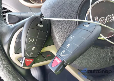 2017 Jeep Cherokee Latitude 4X4 z USA, uszkodzony, nr VIN 1C4PJMCS5HW582069